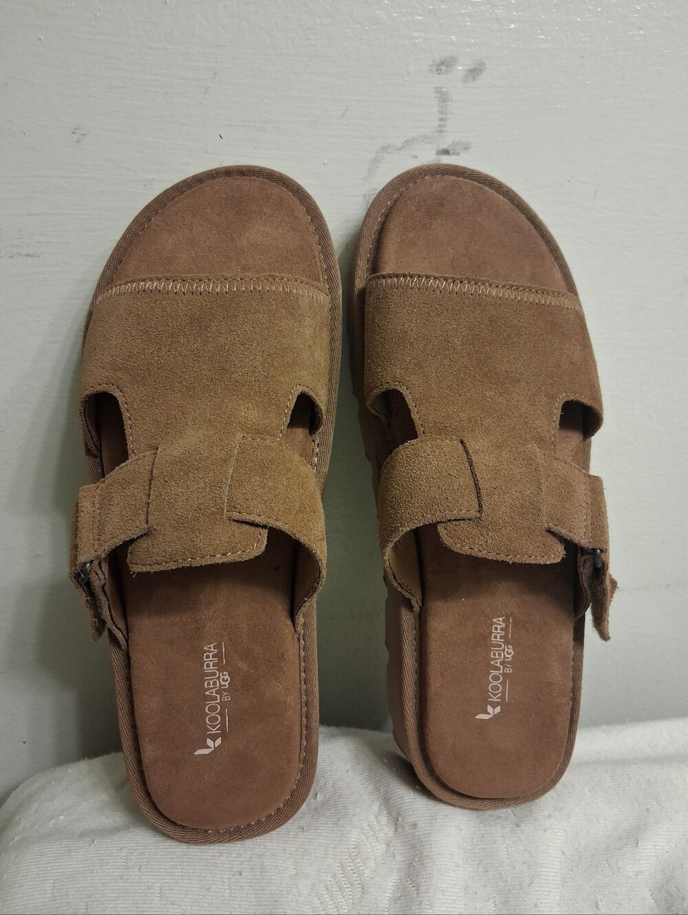 Koolaburra UGG Women's Brown Suede Slide Sandals size 9